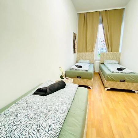 Bright 5Br Shared Apartment W Great Transport Link Wien Eksteriør bilde