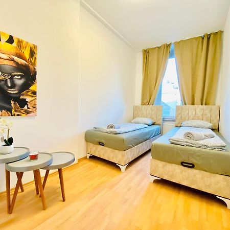 Bright 5Br Shared Apartment W Great Transport Link Wien Eksteriør bilde