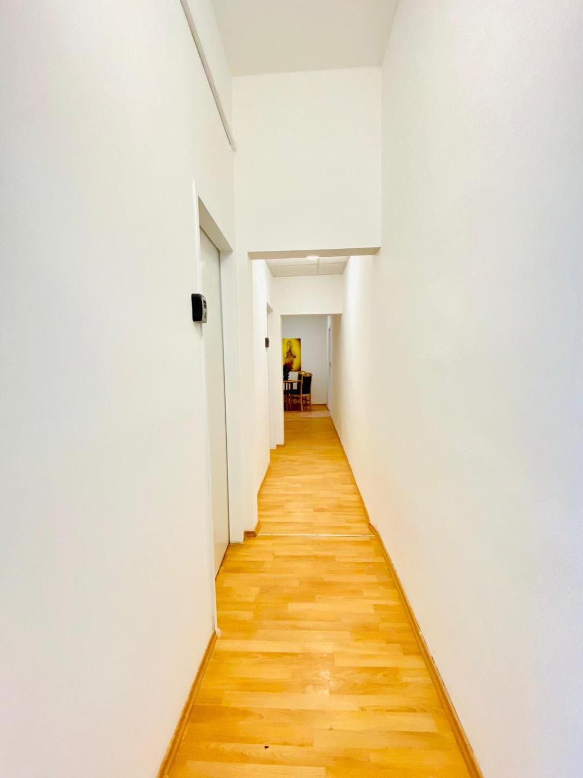 Bright 5Br Shared Apartment W Great Transport Link Wien Eksteriør bilde