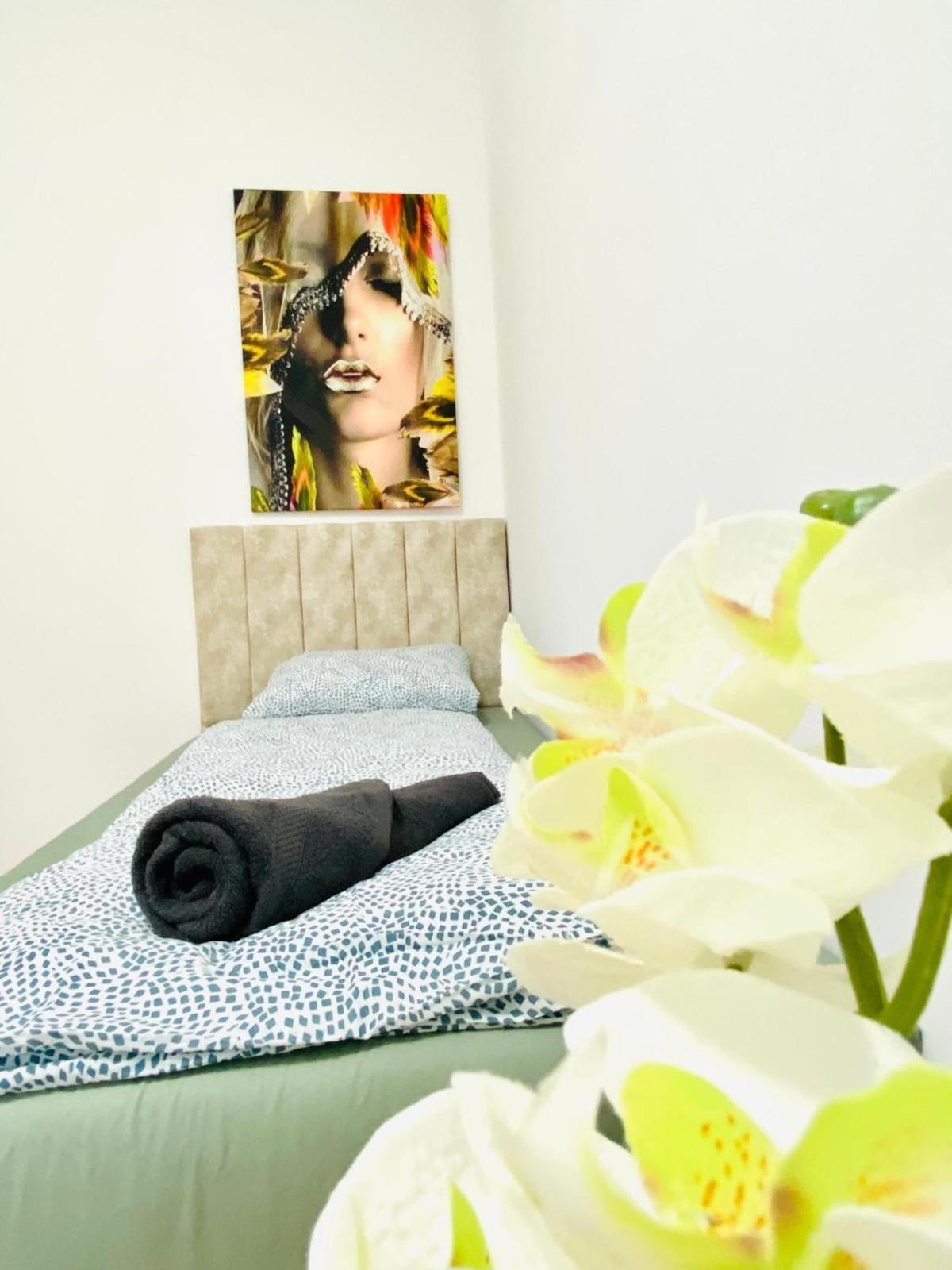 Bright 5Br Shared Apartment W Great Transport Link Wien Eksteriør bilde
