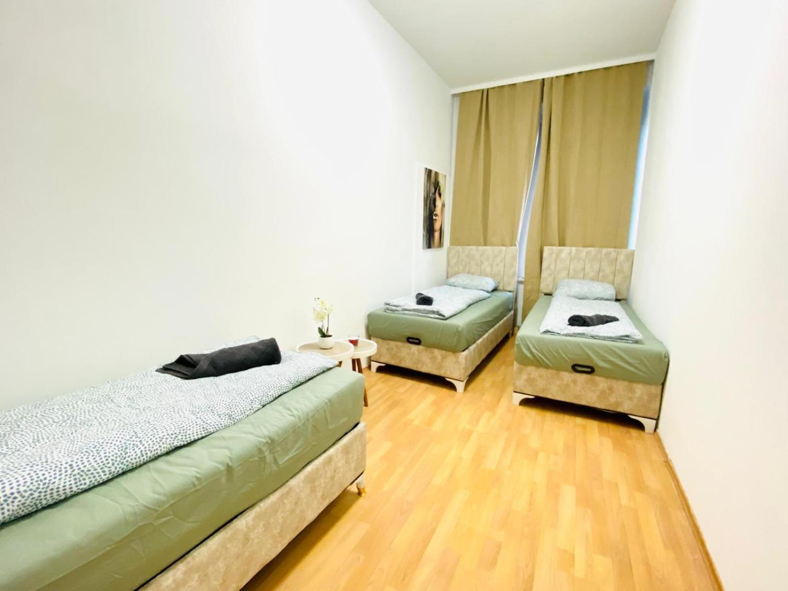 Bright 5Br Shared Apartment W Great Transport Link Wien Eksteriør bilde