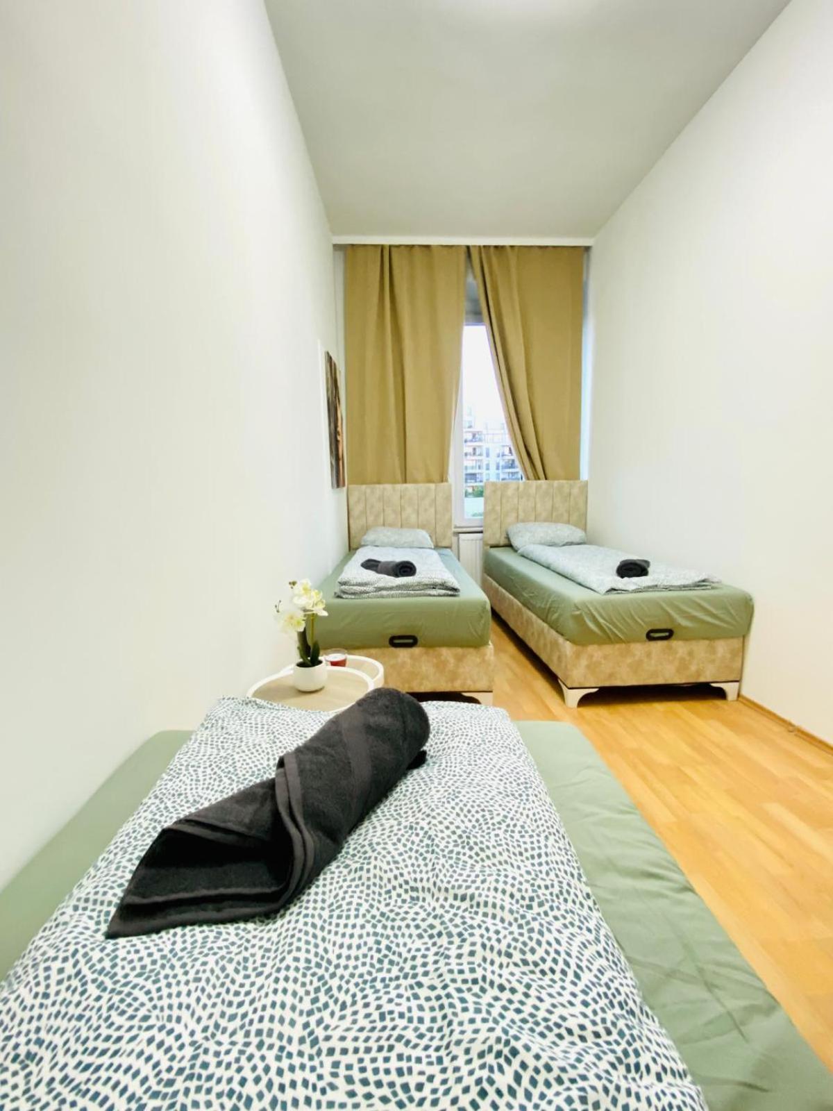 Bright 5Br Shared Apartment W Great Transport Link Wien Eksteriør bilde