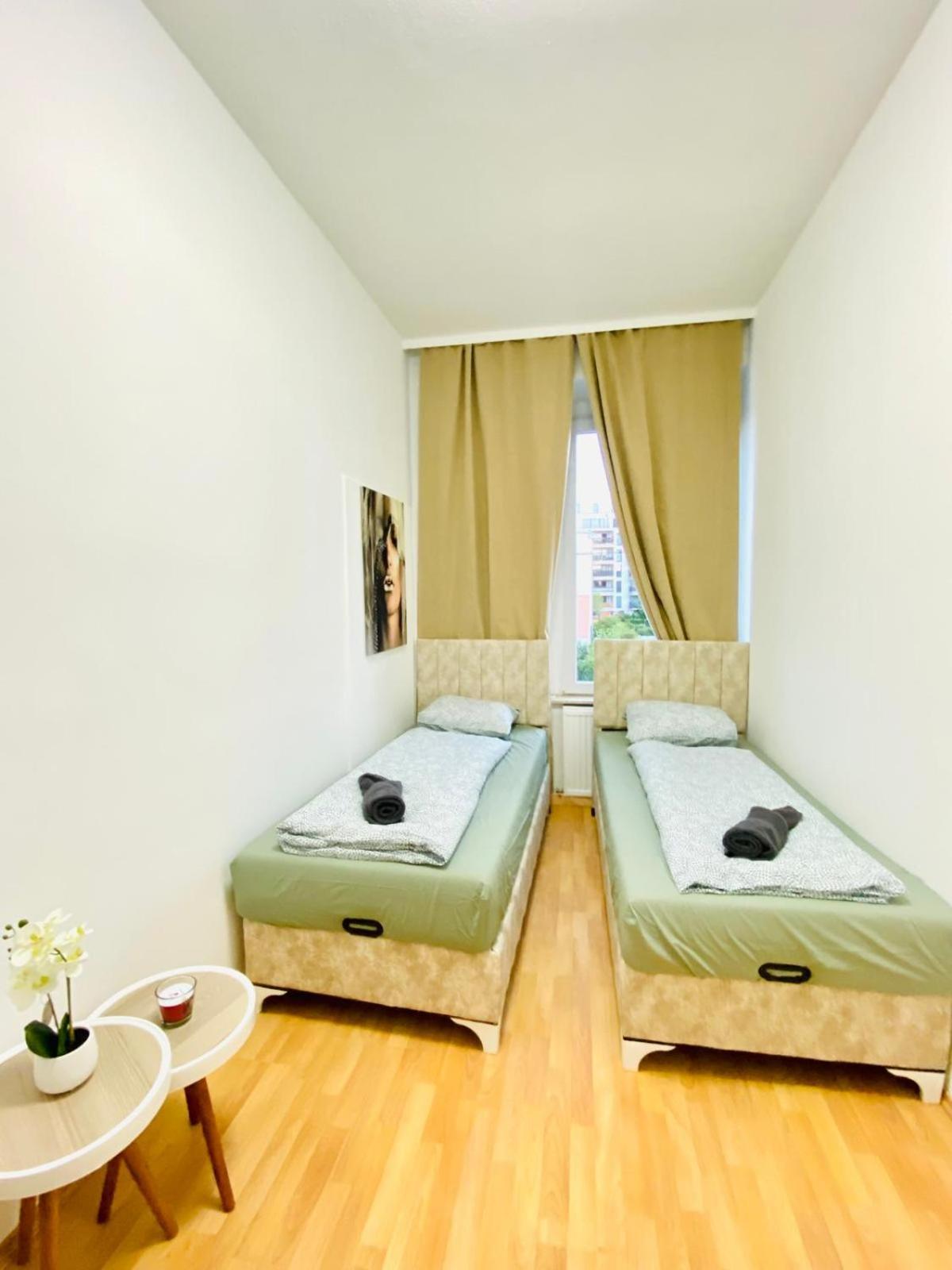 Bright 5Br Shared Apartment W Great Transport Link Wien Eksteriør bilde