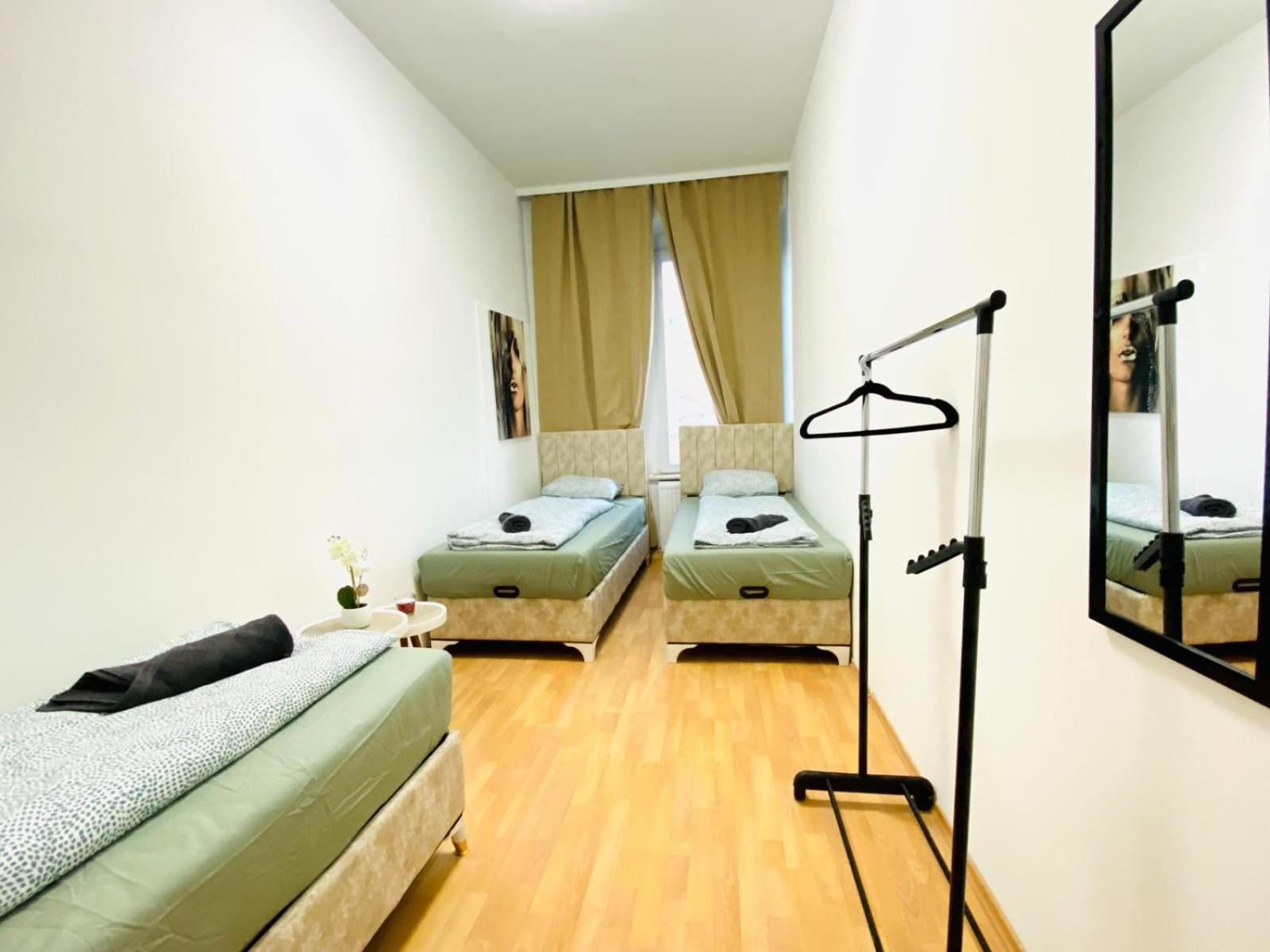 Bright 5Br Shared Apartment W Great Transport Link Wien Eksteriør bilde