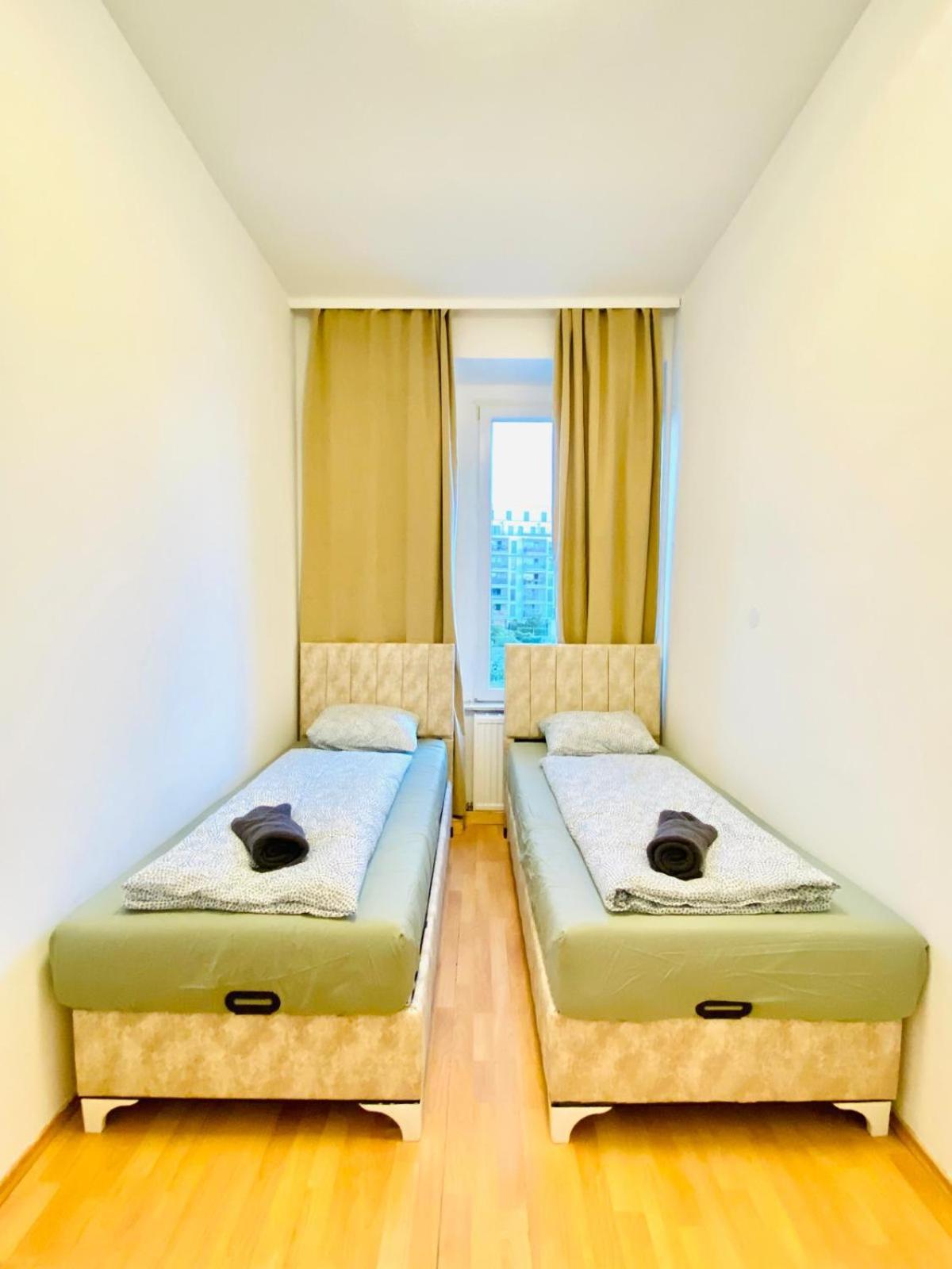 Bright 5Br Shared Apartment W Great Transport Link Wien Eksteriør bilde