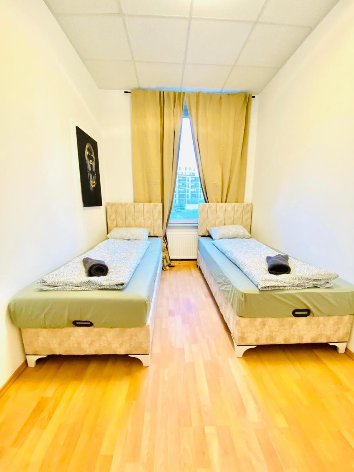 Bright 5Br Shared Apartment W Great Transport Link Wien Eksteriør bilde
