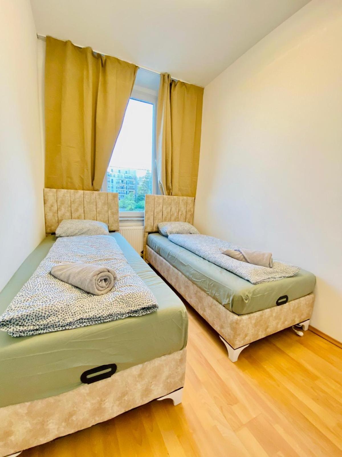 Bright 5Br Shared Apartment W Great Transport Link Wien Eksteriør bilde