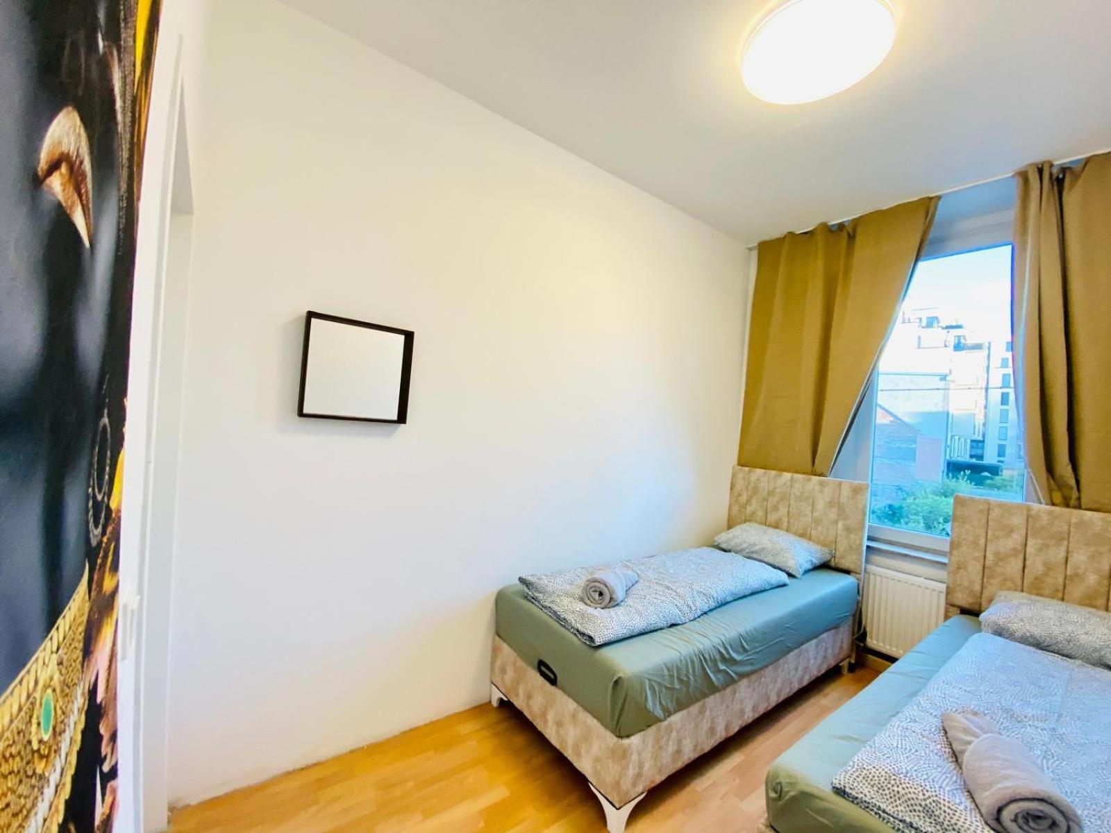 Bright 5Br Shared Apartment W Great Transport Link Wien Eksteriør bilde