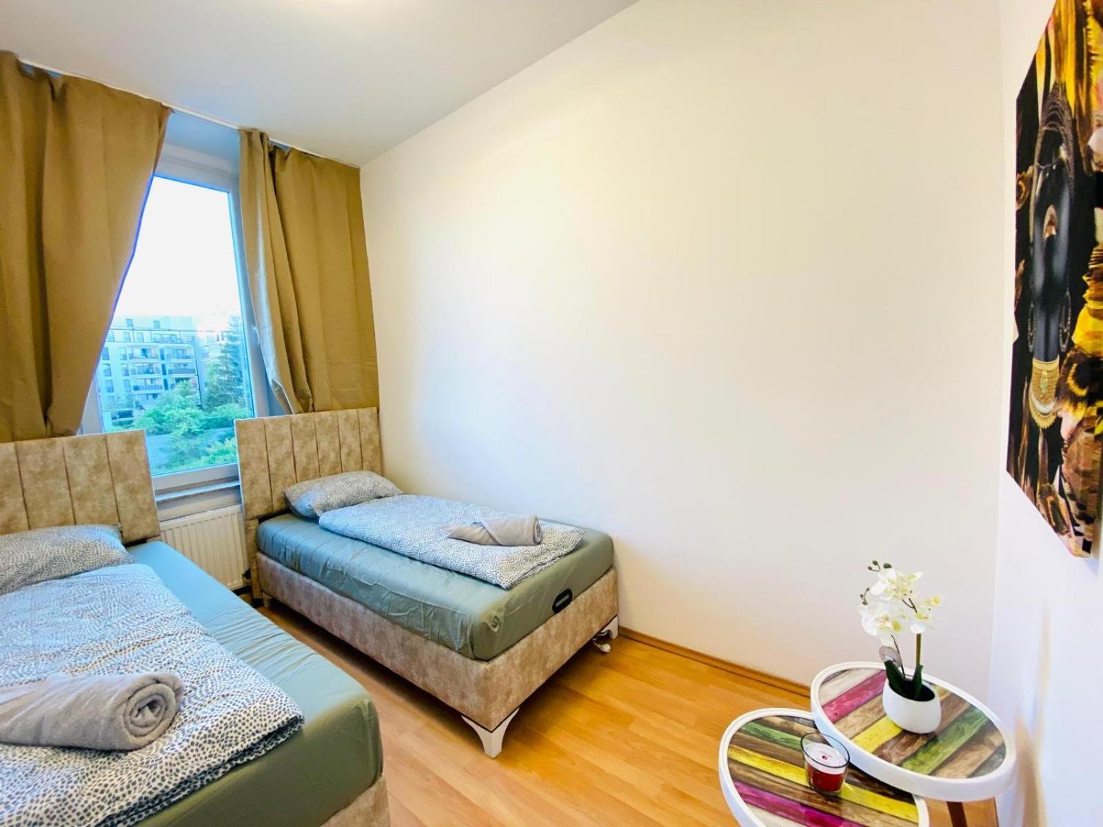 Bright 5Br Shared Apartment W Great Transport Link Wien Eksteriør bilde