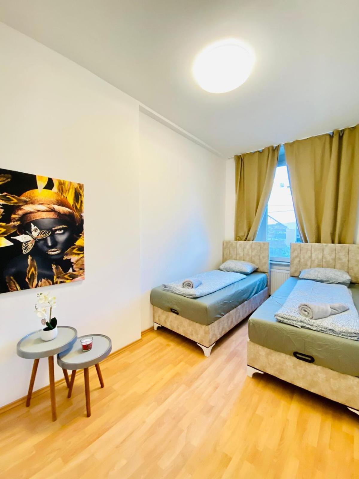 Bright 5Br Shared Apartment W Great Transport Link Wien Eksteriør bilde